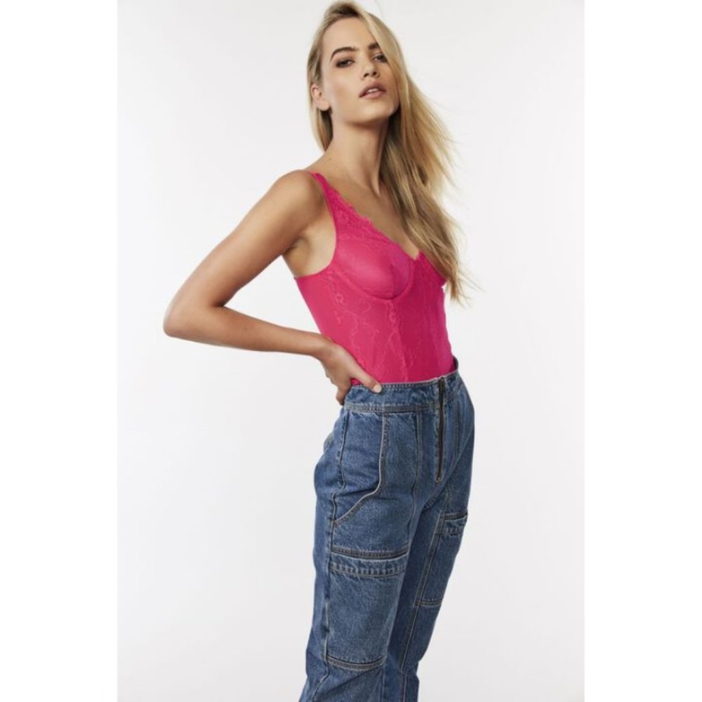 NWT Bardot Essie Lace Mesh Bodysuit - Small
